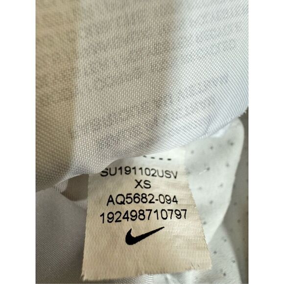 Nike Women's Size XS Surf to Sport Tempo Running Short Platinum Tint AQ5682-094 - Picture 9 of 11